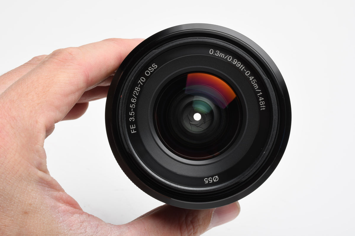 Sony FE 28-70mm f3.5-5.6 OSS E-Mount lens SEL2870, caps, hood, Very clean