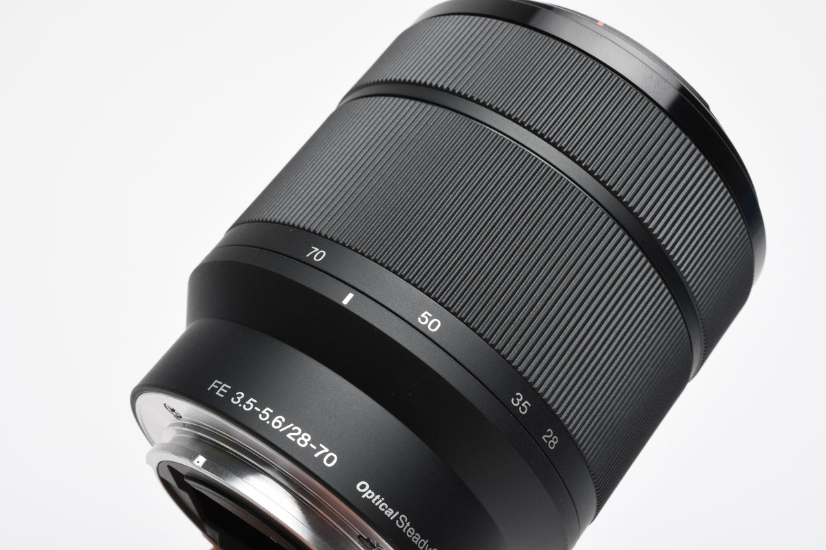 Sony FE 28-70mm f3.5-5.6 OSS E-Mount lens SEL2870, caps, hood, Very clean