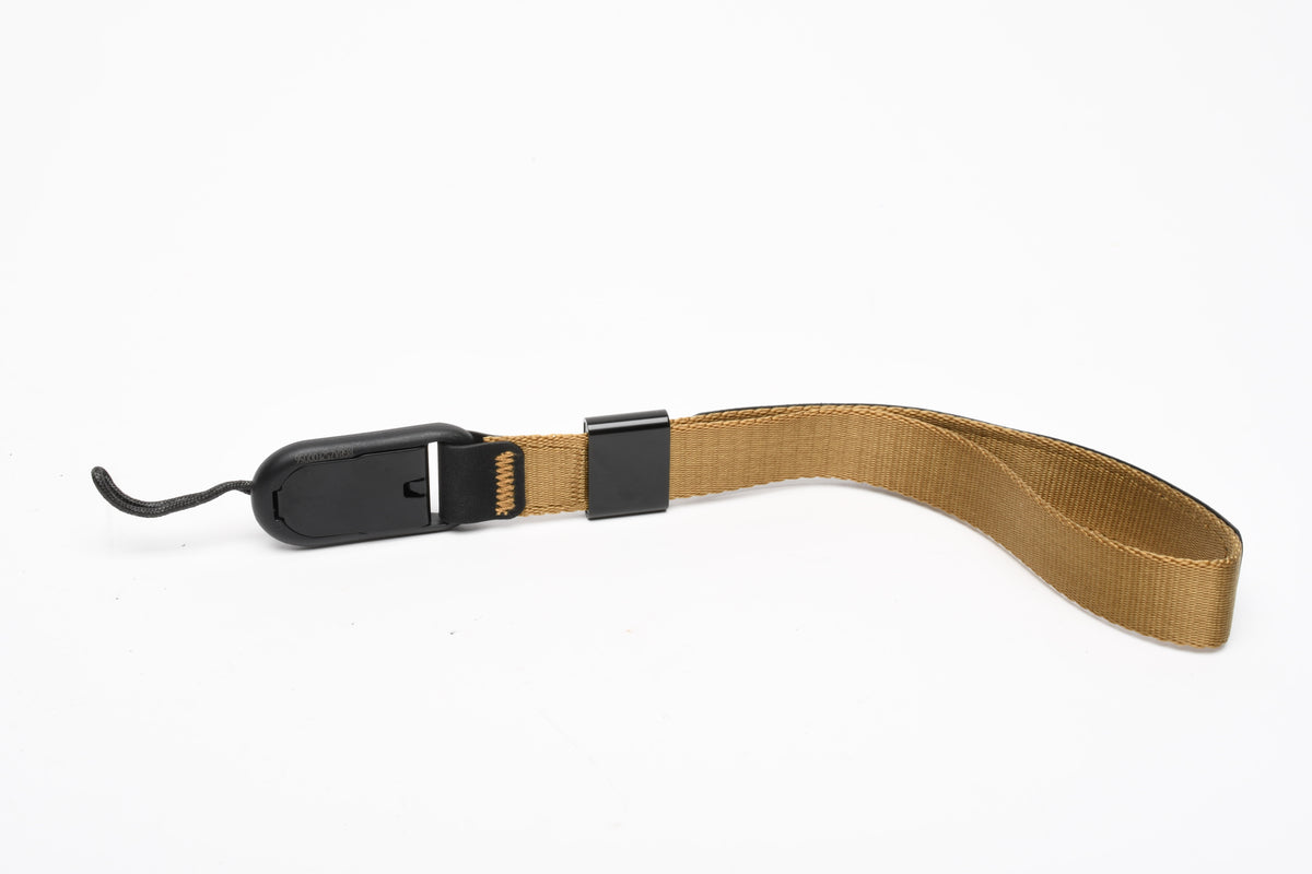 Peak design cuff wrist strap, very nice and clean (Tan)