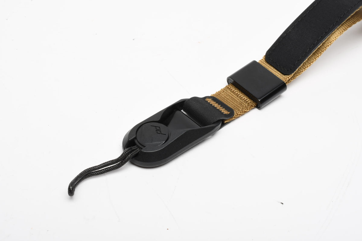 Peak design cuff wrist strap, very nice and clean (Tan)