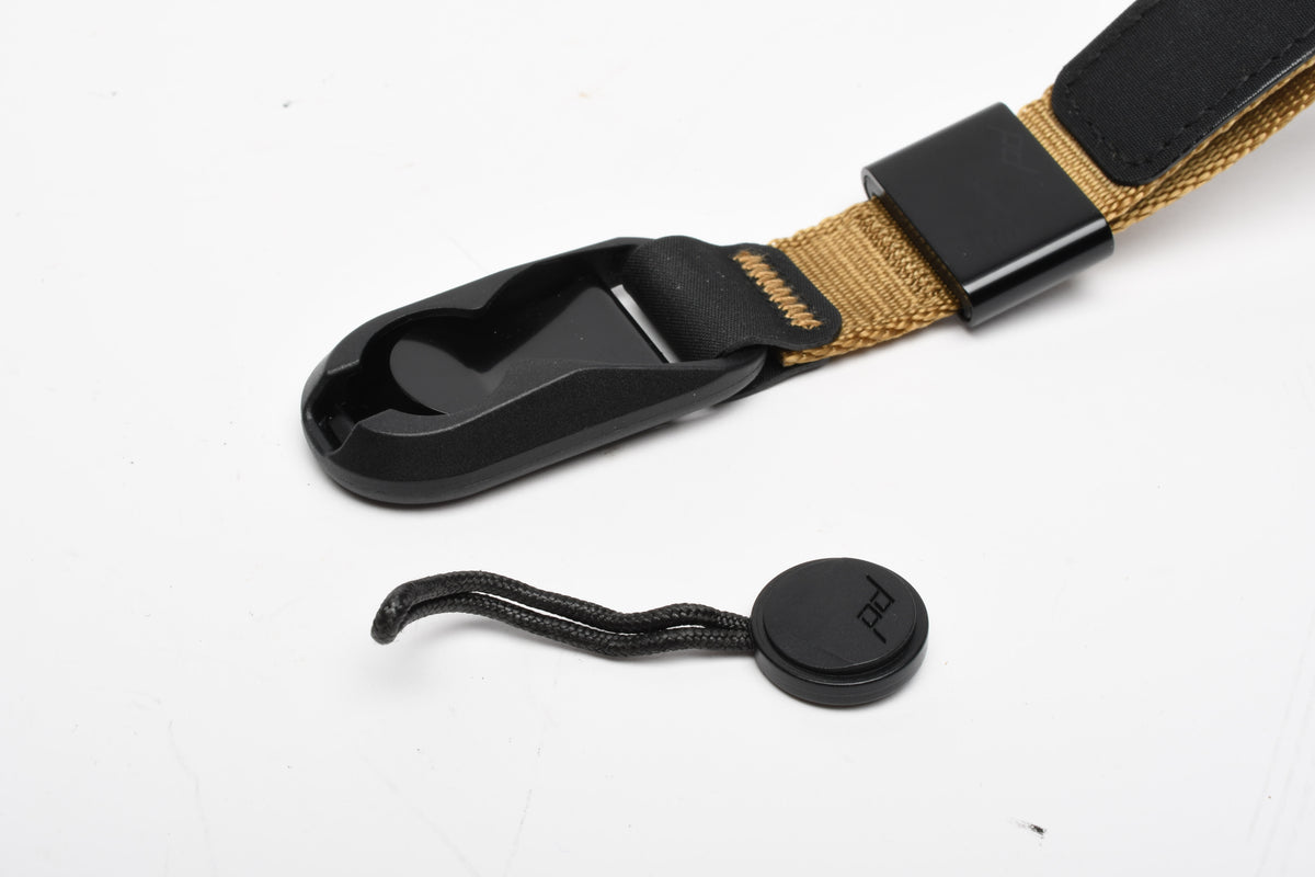 Peak design cuff wrist strap, very nice and clean (Tan)
