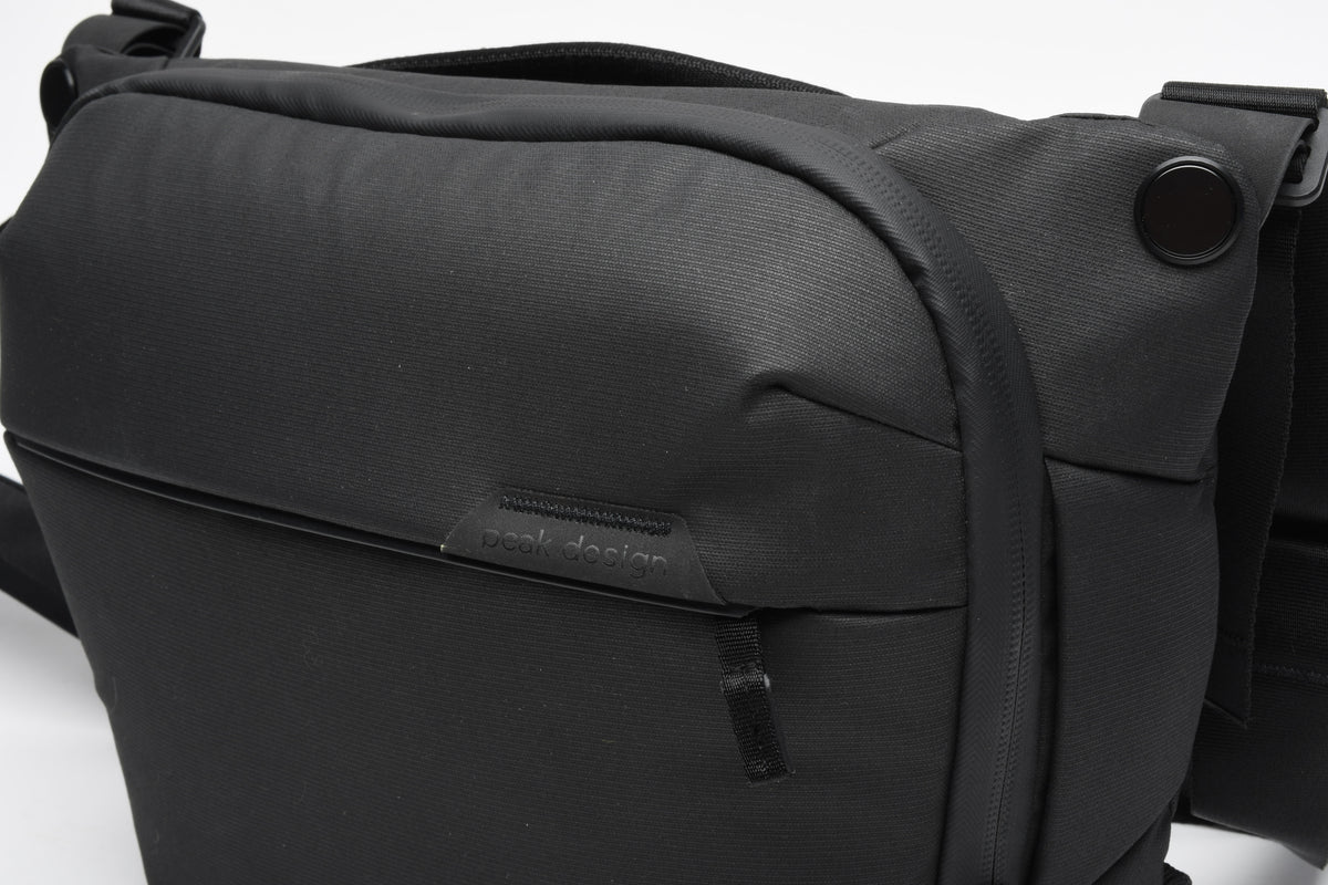 Peak Design 6L Black Everyday Sling Camera bag, Mint-, Barely Used