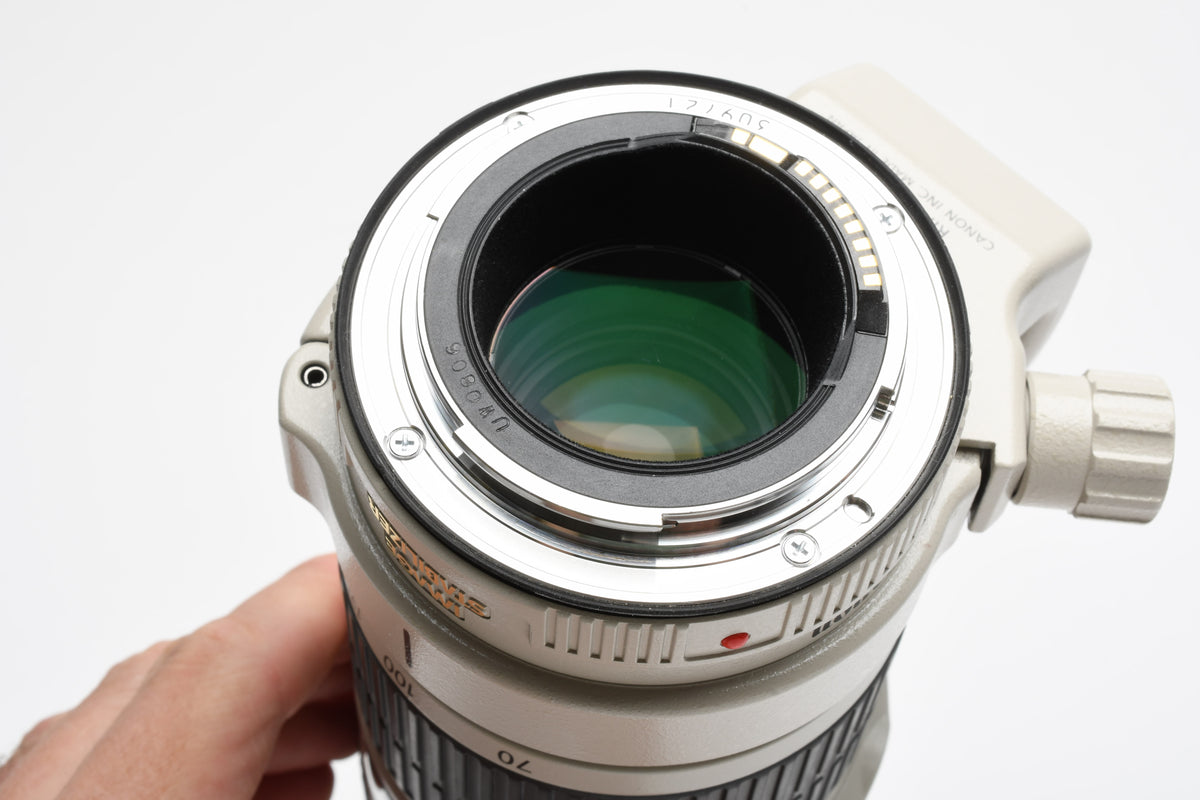Canon EF 70-200mm f4L IS USM zoom, caps, tripod Mount, Sharp! Mint-