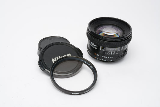 Nikon AF 20mm f2.8mm Wide Lens For Nikon F Mount w/B+W UV filter, Mint-