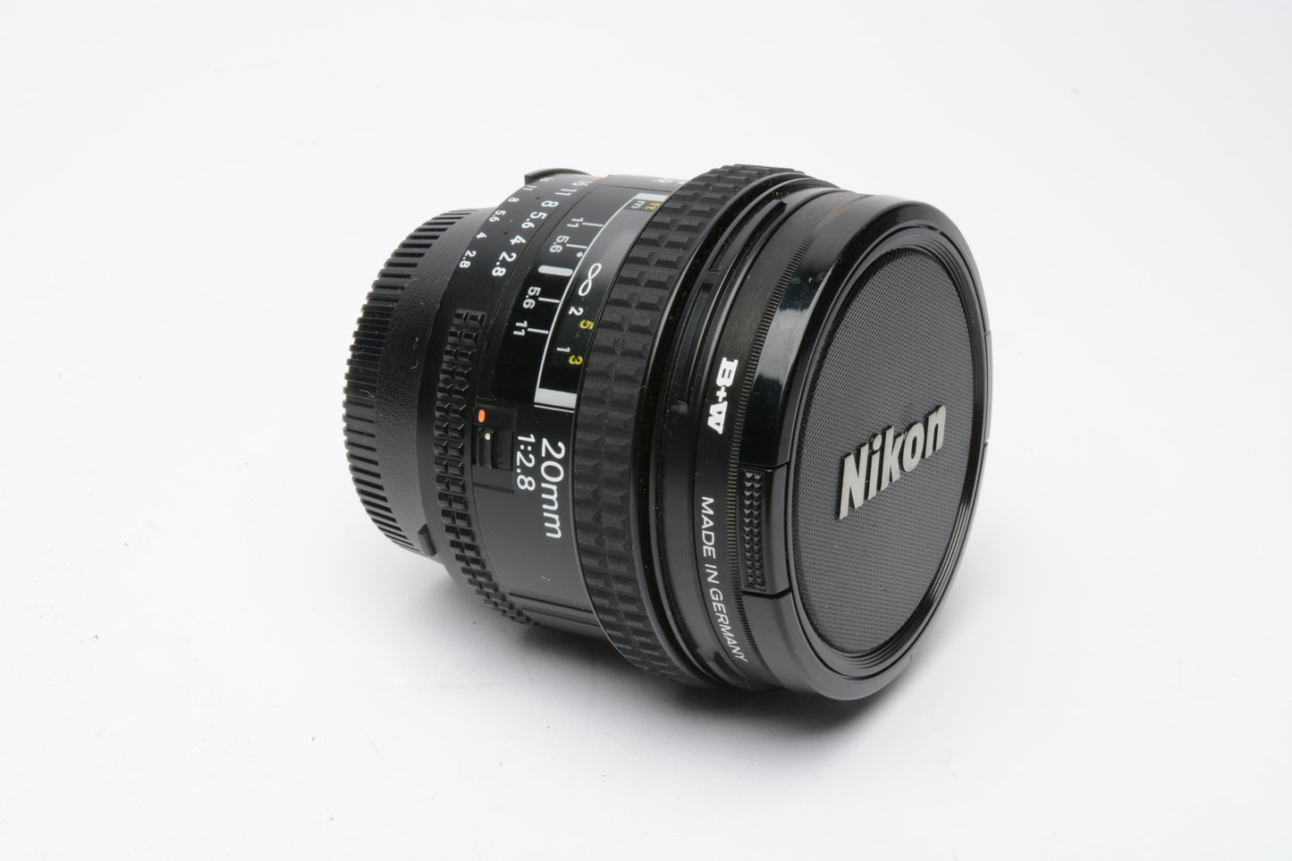 Nikon AF 20mm f2.8mm Wide Lens For Nikon F Mount w/B+W UV filter, Mint-