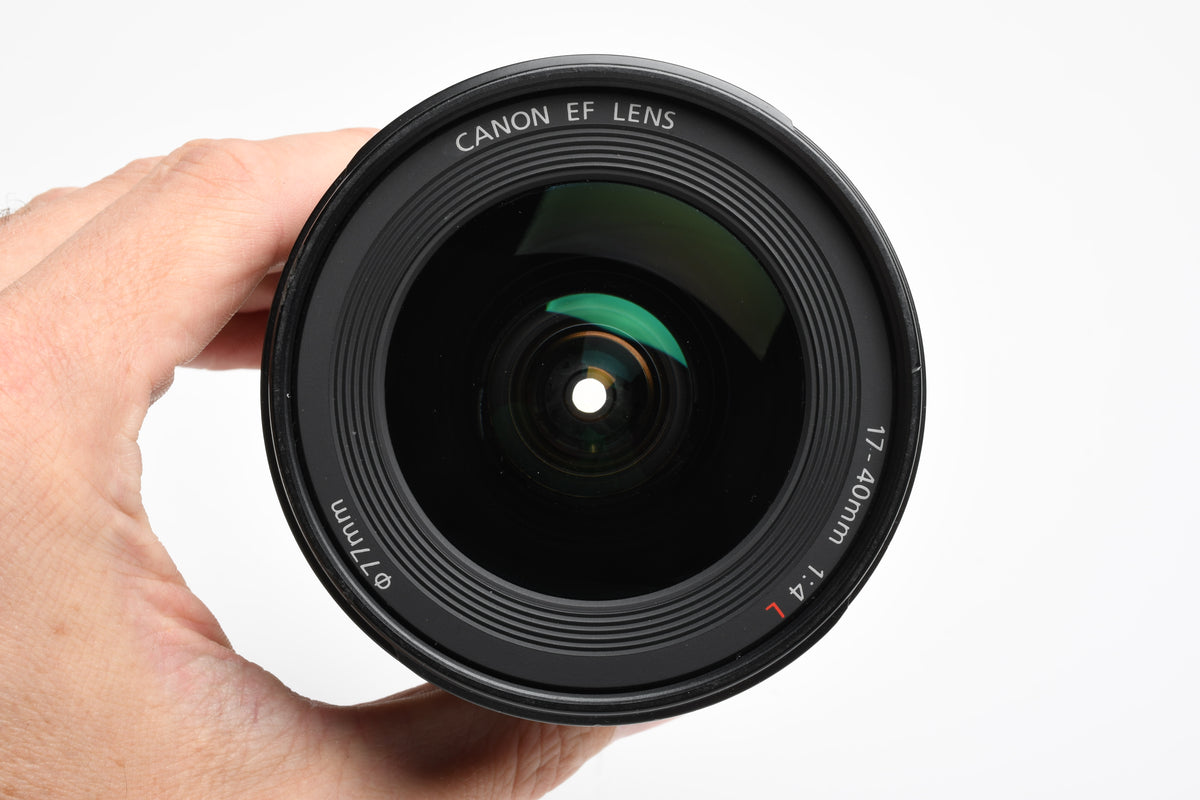 Canon EF 17-40mm f4L, Caps, very clean & sharp!