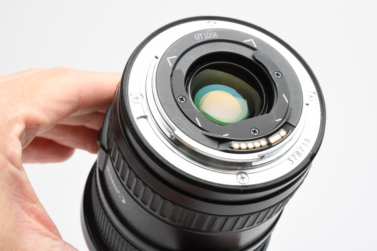 Canon EF 17-40mm f4L, Caps, very clean & sharp!
