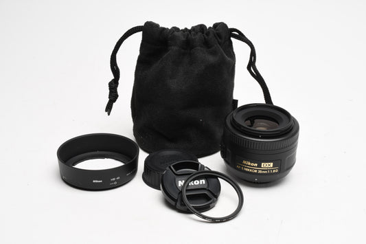 Nikon AF-S Nikkor 35mm f1.8G DX Lens w/ Hood, Pouch