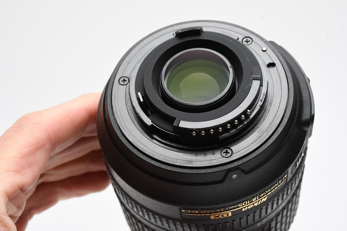 Nikon AF-S 18-105mm f3.5-5.6G ED DX VR zoom lens, caps, clean, versatile