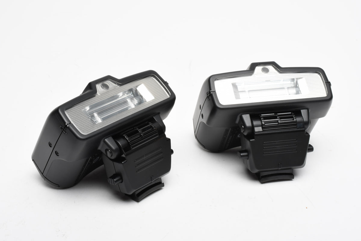 Nikon R1C1 Wireless Close Up Speedlight System, Complete in Case, Mint