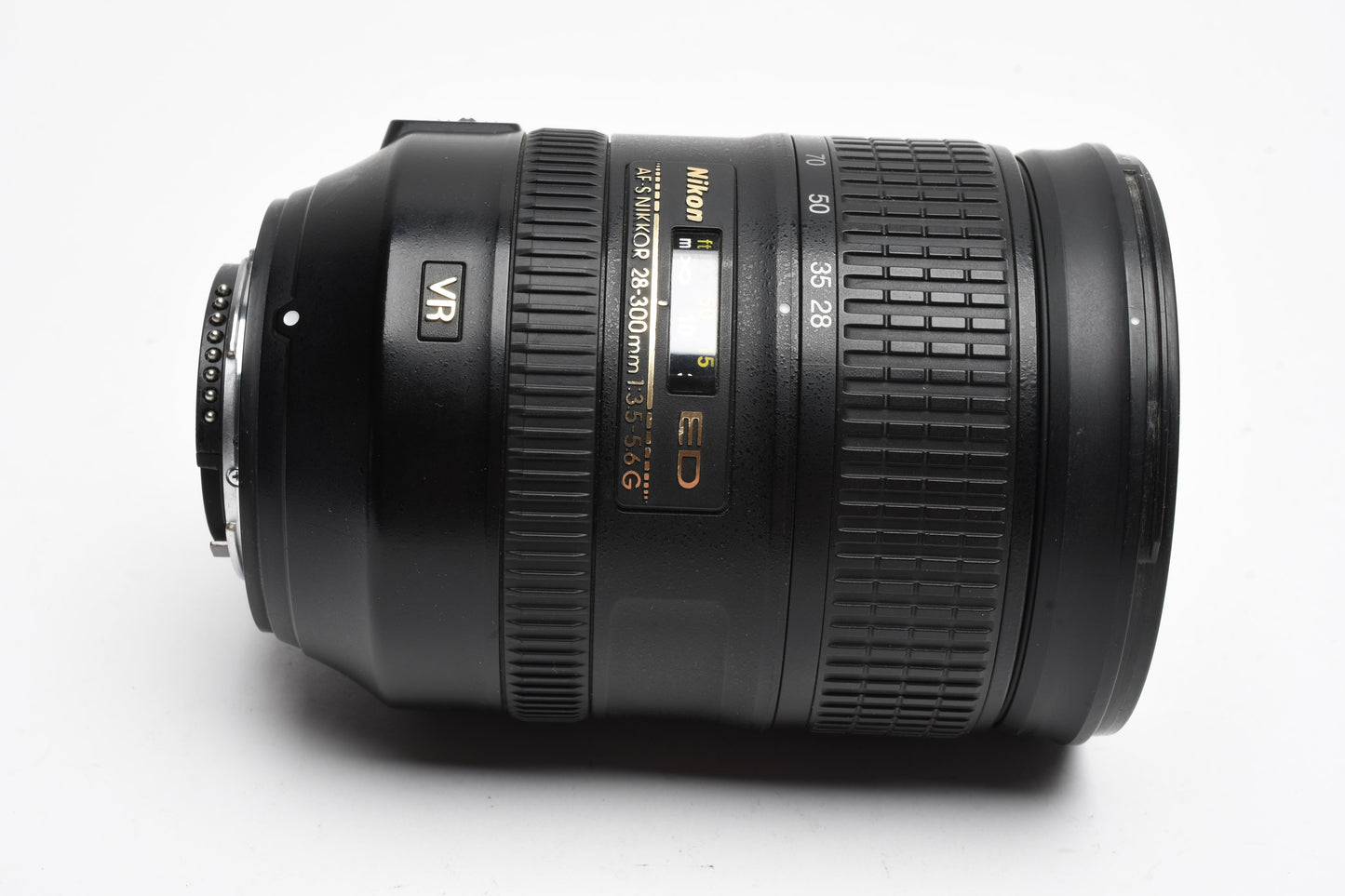 Nikon AF-S Nikkor 28-300mm f3.5-5.6G ED VR zoom, Hood, USA
