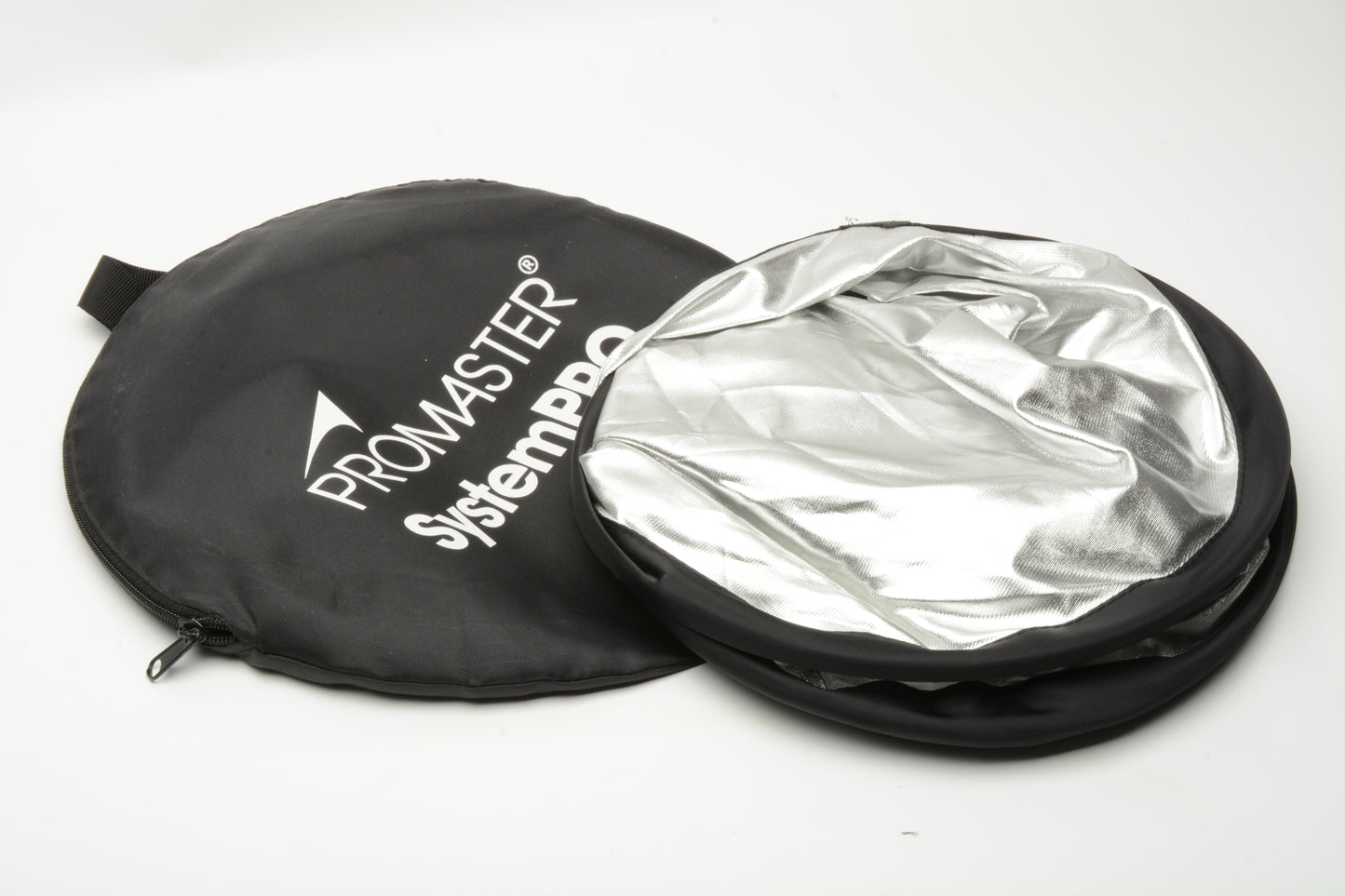 Promaster SystemPro 32” Silver/White Light Reflector Disc in pouch