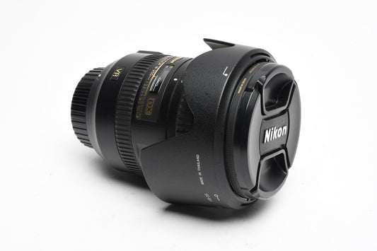 Nikon AF-S 18-200mm f3.5-5.6 GII ED VR DX zoom lens, caps, hood, UV, Mint-