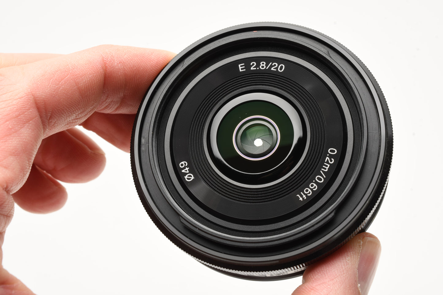 Sony E 20mm f2.8 SEL20f28, Hood, Caps, UV filter, Mint-