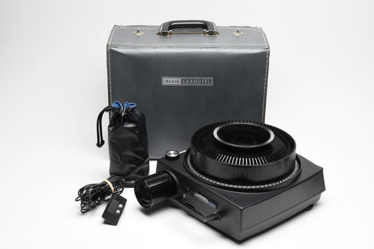 Kodak Carousel 760H 35mm Slide projector, zoom, remote, great! w/Case