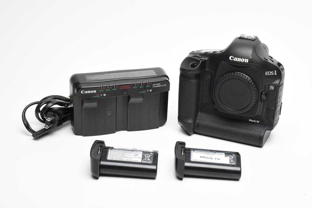 Canon EOS 1D Mark IV w/2Batts, charger, manual, Only 28K Acts!