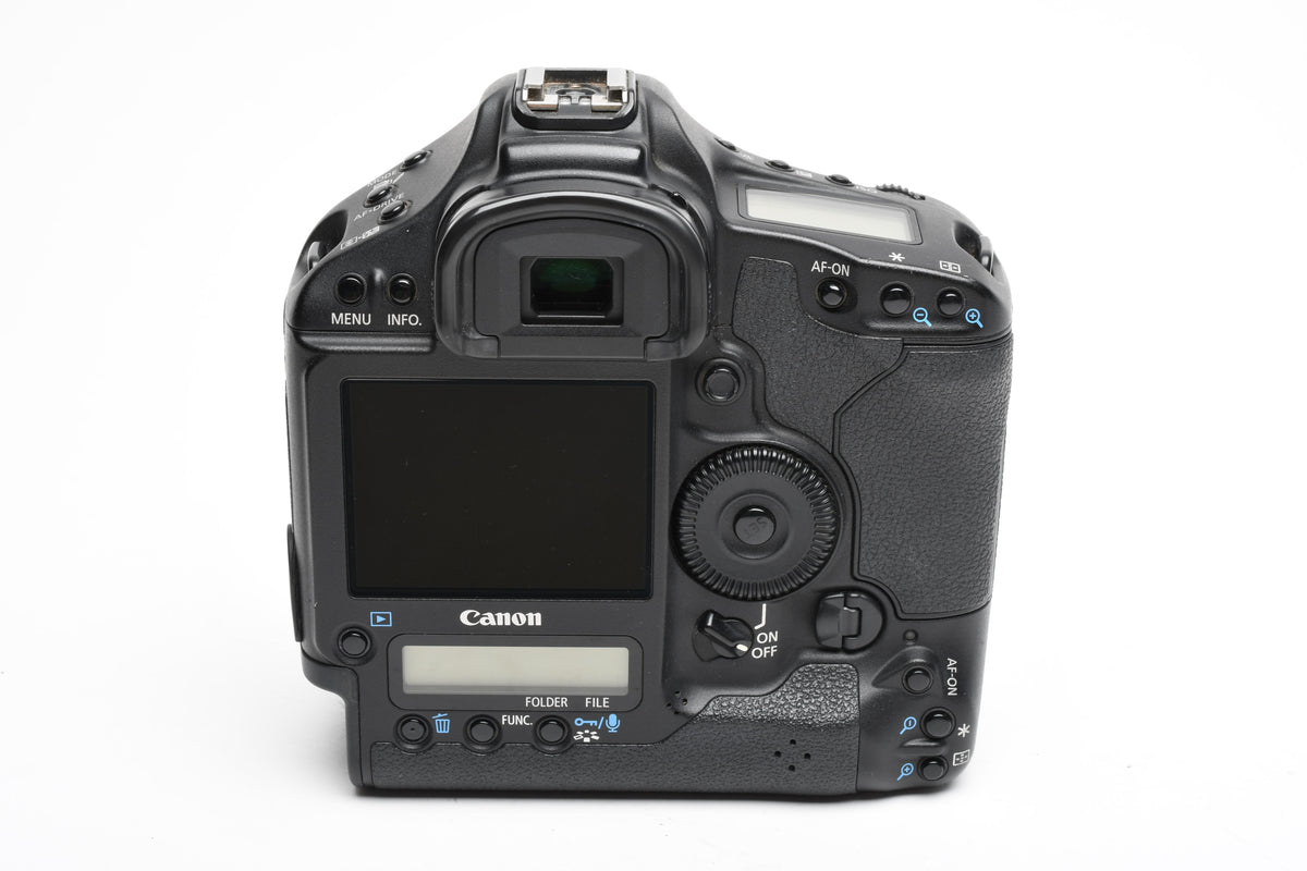 Canon EOS 1D Mark IV w/2Batts, charger, manual, Only 28K Acts!