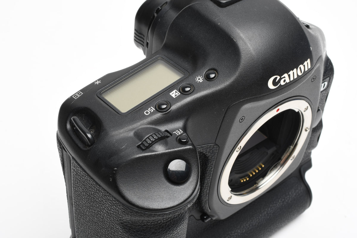 Canon EOS 1D Mark IV w/2Batts, charger, manual, Only 28K Acts!