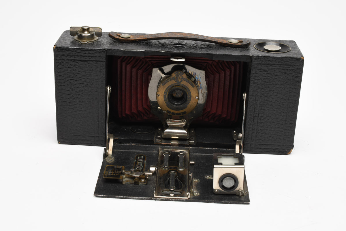 Kodak No. 2A Folding Pocket Brownie 116 film, vintage, Nice and clean, Red Bellows
