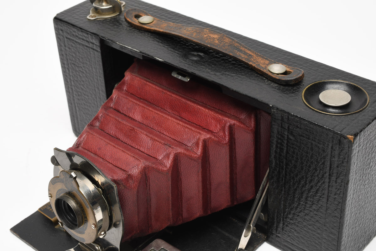 Kodak No. 2A Folding Pocket Brownie 116 film, vintage, Nice and clean, Red Bellows