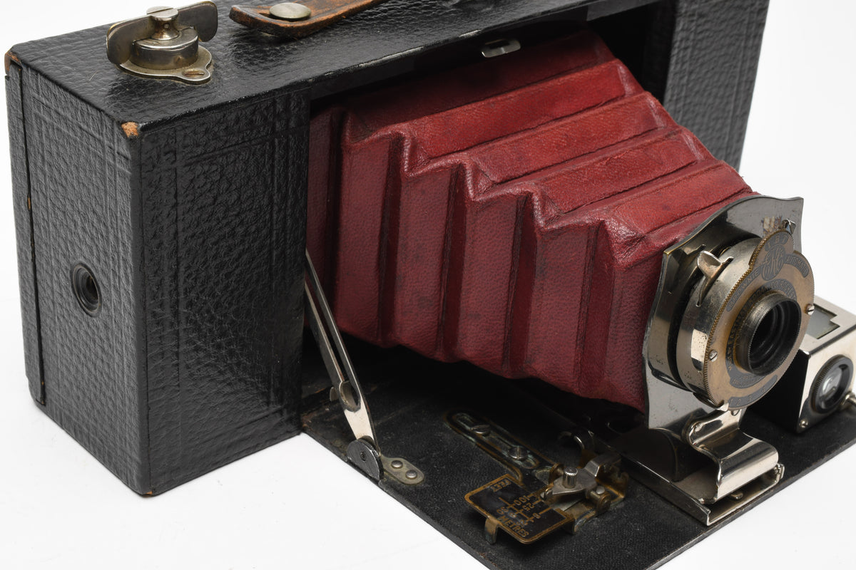 Kodak No. 2A Folding Pocket Brownie 116 film, vintage, Nice and clean, Red Bellows