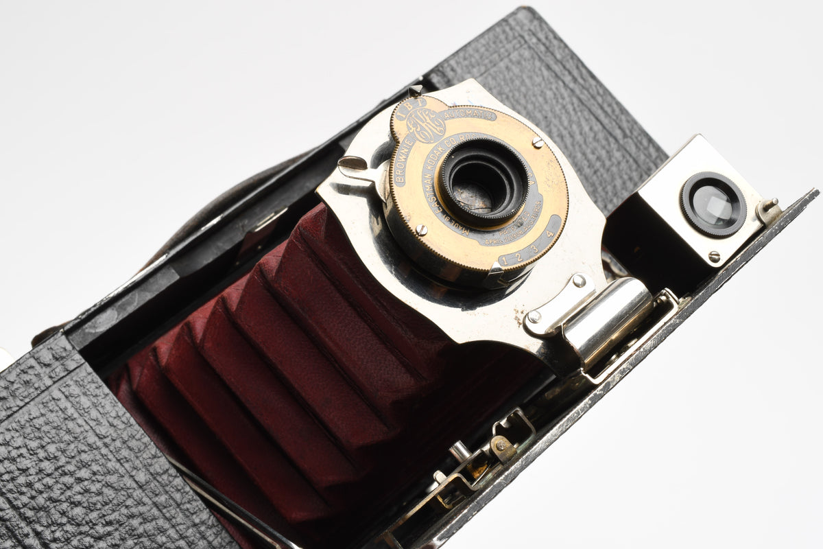 Kodak No. 2A Folding Pocket Brownie 116 film, vintage, Nice and clean, Red Bellows