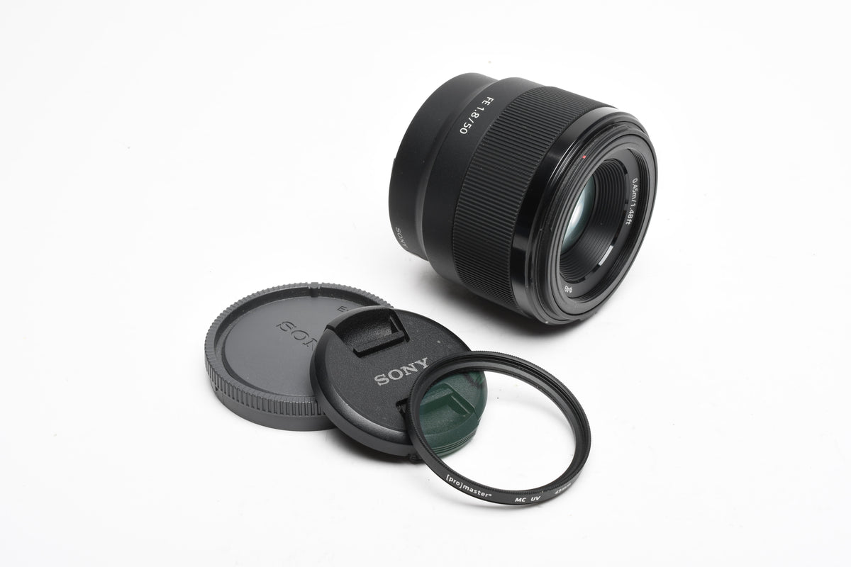 Sony 50mm f1.8 FE SEL50F18F Prime lens, Hood, Caps, UV, Nice
