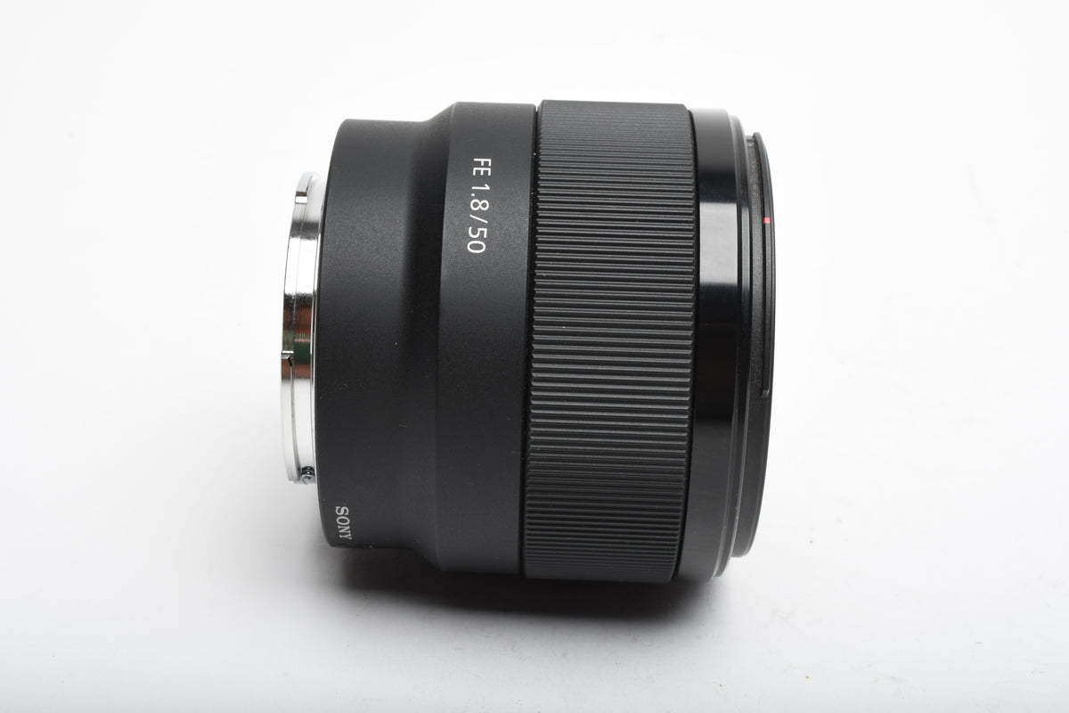 Sony 50mm f1.8 FE SEL50F18F Prime lens, Hood, Caps, UV, Nice
