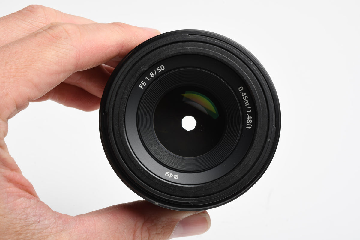 Sony 50mm f1.8 FE SEL50F18F Prime lens, Hood, Caps, UV, Nice