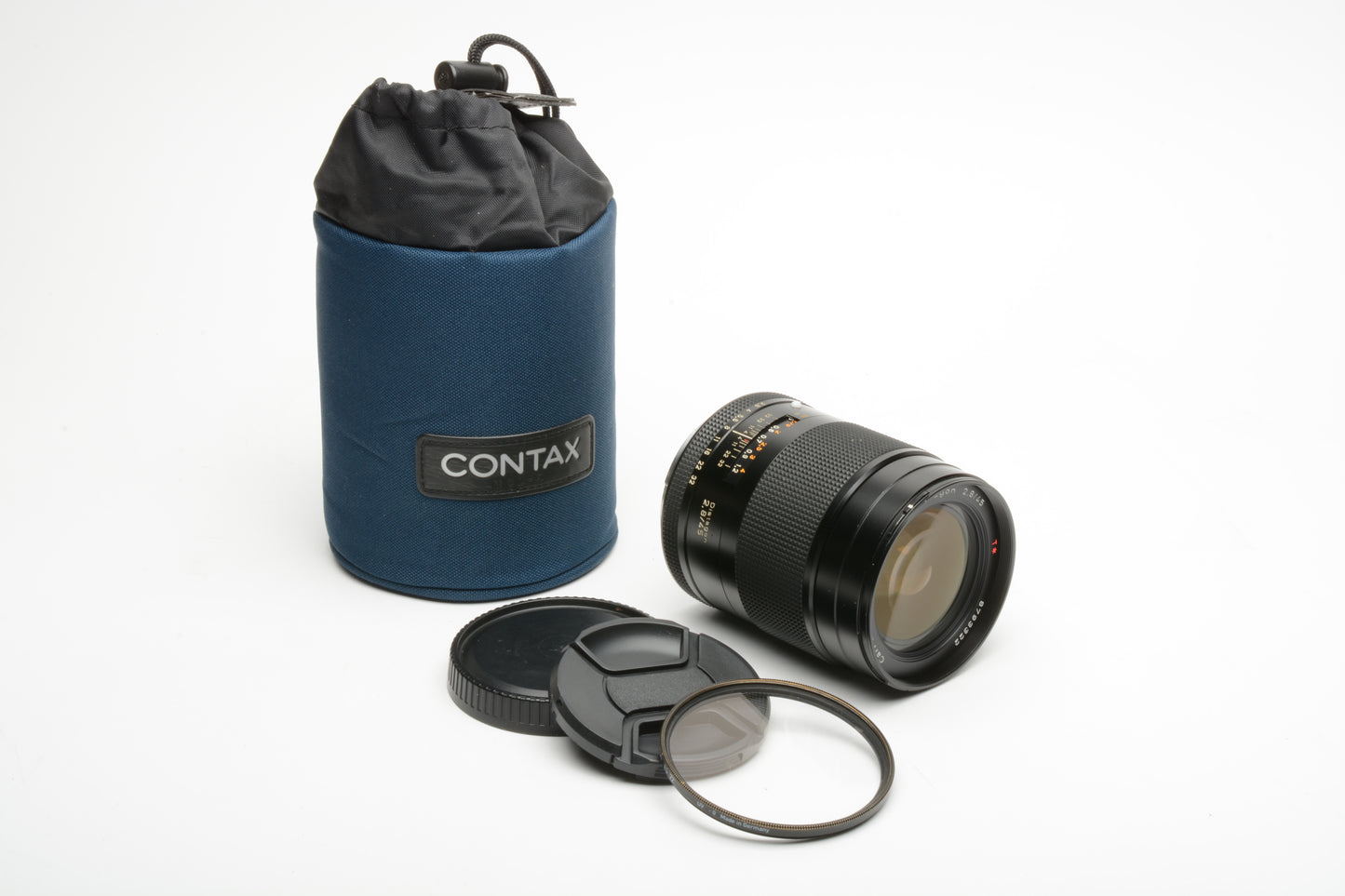 Contax 645 Zeiss T* 45mm f2.8 Distagon lens, caps, pouch + Helio UV, sharp!