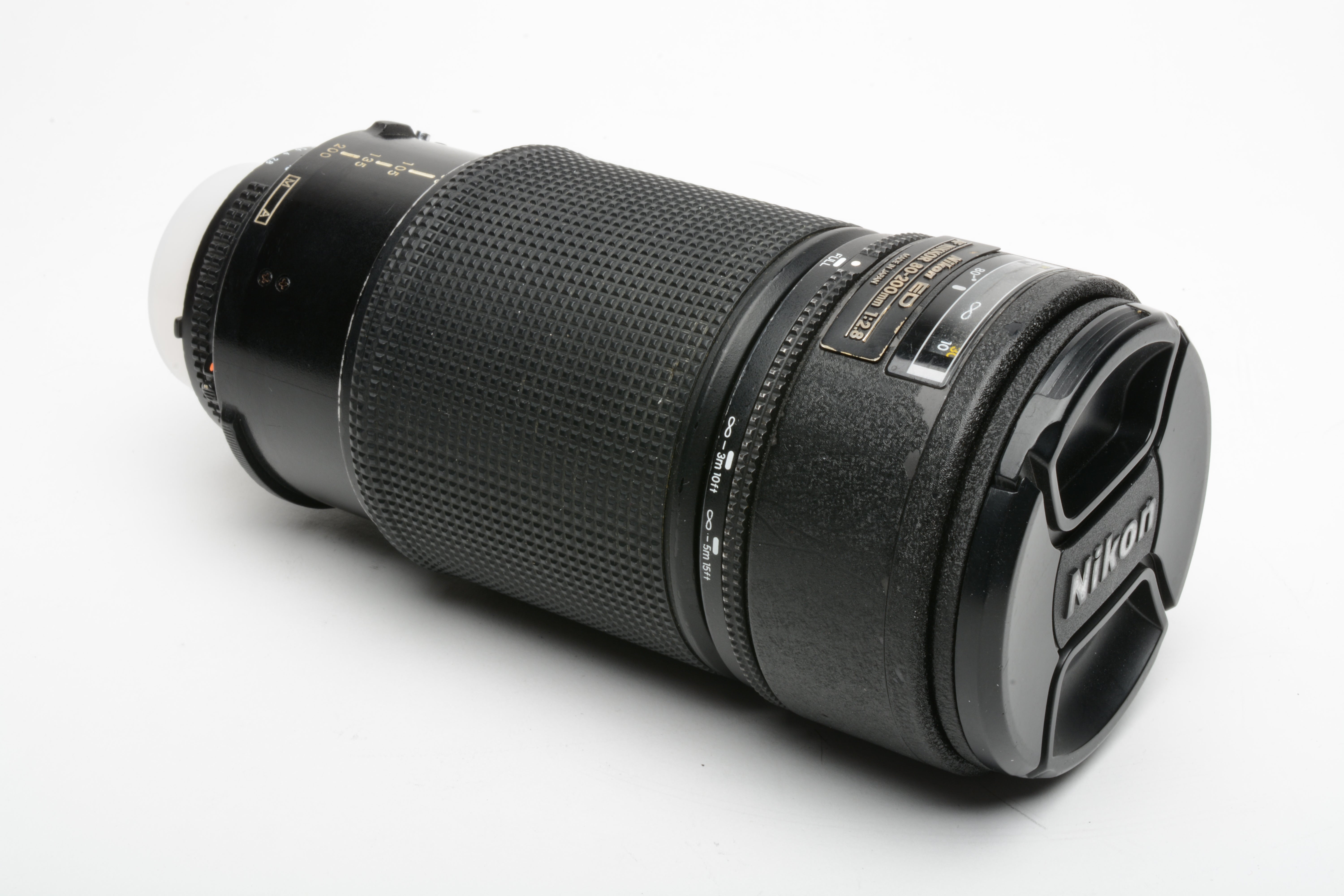 Nikon AF Nikkor ED 80-200mm f2.8 zoom lens, caps, sharp