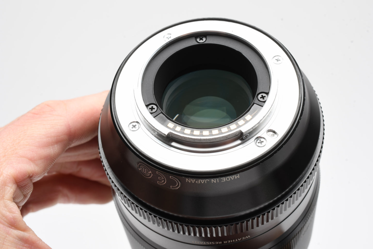 Fuji Fujinon Super EBC 90mm f2 R LM WR lens, caps+hood, Sharp!