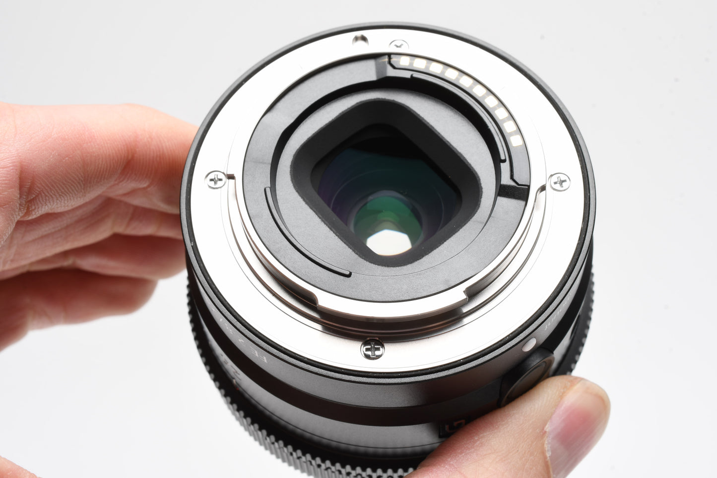 Sony FE 24mm 24 f/2.8 f2.8 G Lens, Hood, Caps, Mint-
