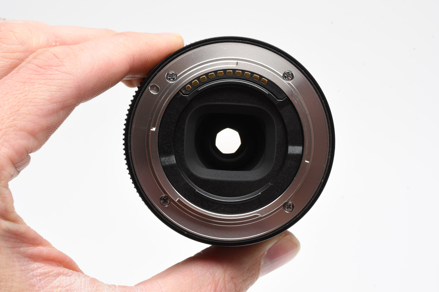 Sony FE 24mm 24 f/2.8 f2.8 G Lens, Hood, Caps, Mint-