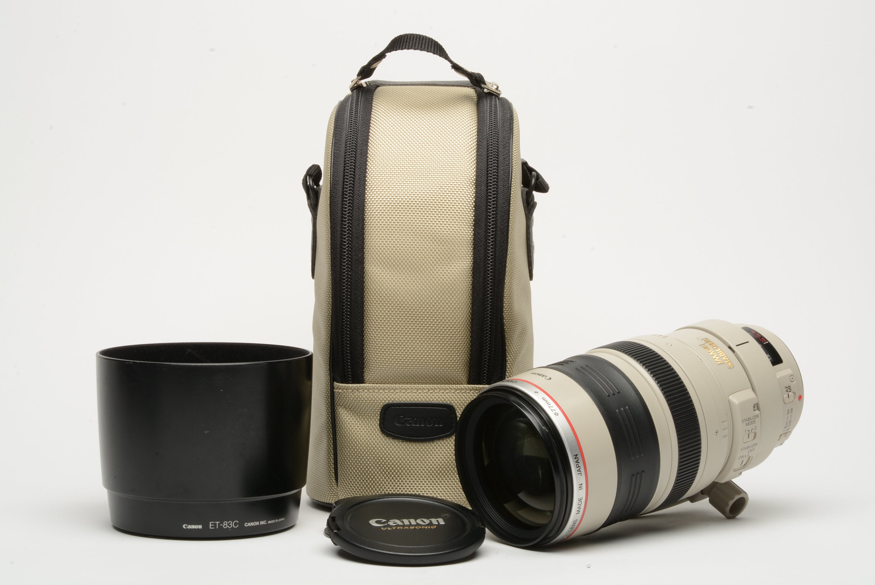 Canon EF 100-400mm f4.5-5.6L IS USM Zoom lens, case, collar, hood