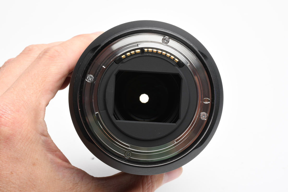 Canon RF 15-35mm f2.8 zoom lens w/Hood, Caps, B+W UV, Mint- USA