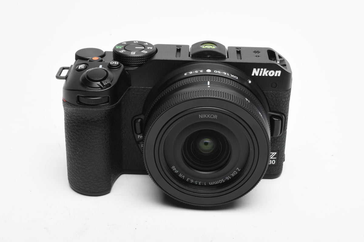 Nikon Z30 Mirrorless w/DX16-50mm f3.5-6.3 zoom, Only 75 Acts!! Mint