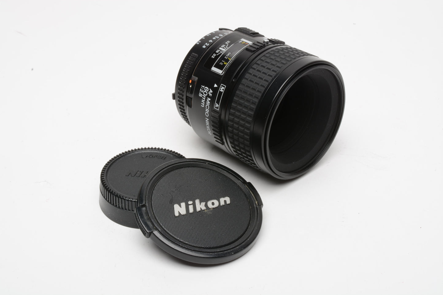 Nikon AF 60mm f2.8D Micro Nikkor lens, caps, Very sharp!