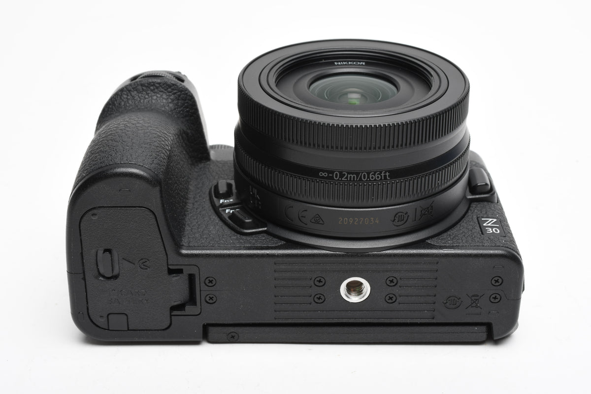 Nikon Z30 Mirrorless w/DX16-50mm f3.5-6.3 zoom, Only 75 Acts!! Mint