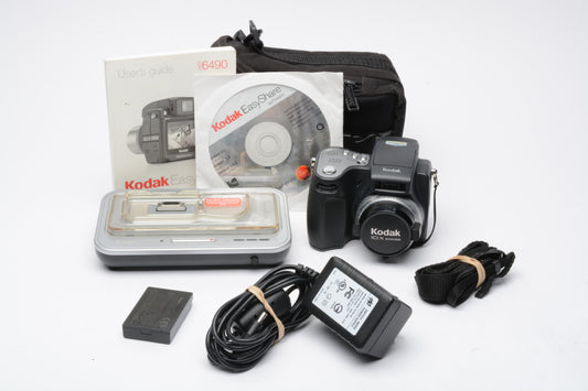 Kodak DX6490 Digital Point&Shoot 4MP camera w/case, cradle, CD, Tested