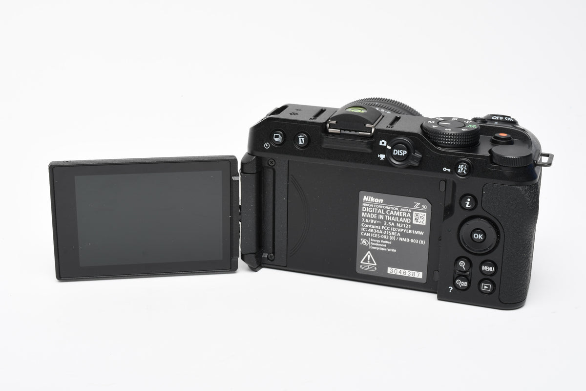 Nikon Z30 Mirrorless w/DX16-50mm f3.5-6.3 zoom, Only 75 Acts!! Mint