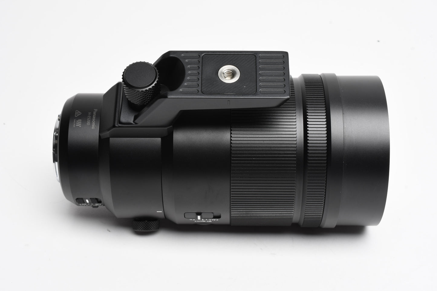 Panasonic Leica DG Elmarit  200mm f2.8 w/hood, caps, tripod mount, pouch, Mint-