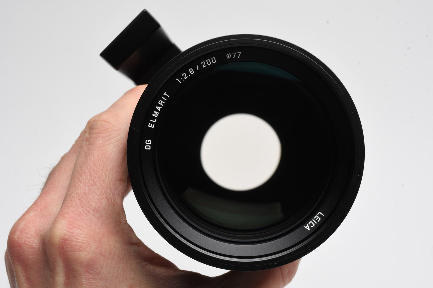 Panasonic Leica DG Elmarit  200mm f2.8 w/hood, caps, tripod mount, pouch, Mint-