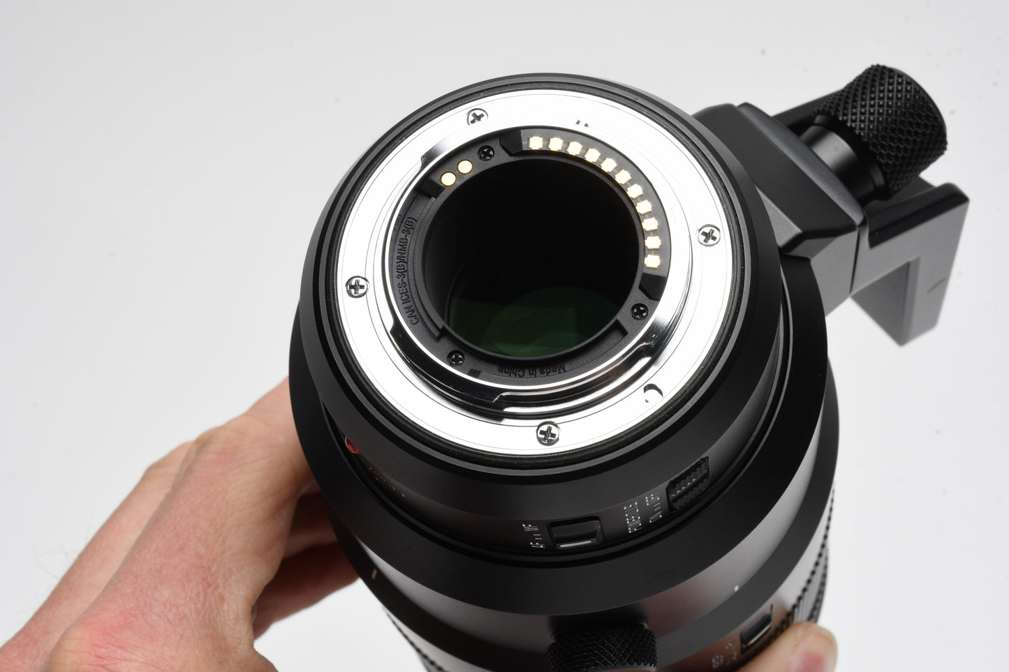 Panasonic Leica DG Elmarit  200mm f2.8 w/hood, caps, tripod mount, pouch, Mint-