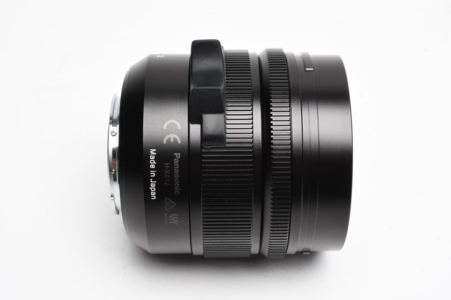 Panasonic Lumix Leica DG Summilux 12mm f1.4 w/hood, caps, pouch, Mint-
