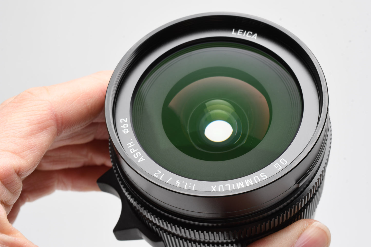 Panasonic Lumix Leica DG Summilux 12mm f1.4 w/hood, caps, pouch, Mint-