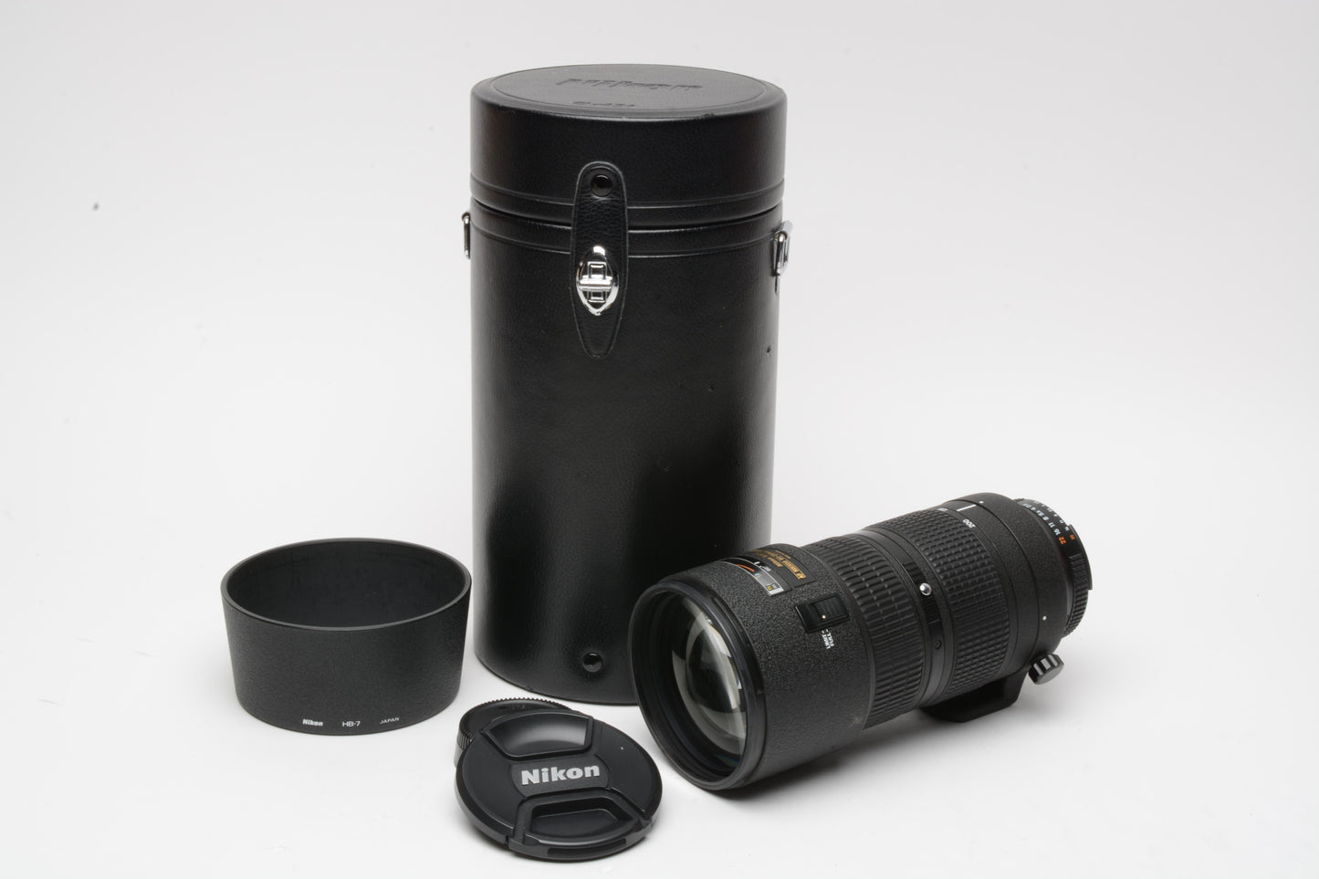 Nikon Nikkor AF 80-200mm f2.8D Telephoto zoom lens, caps, case, hood, sharp!