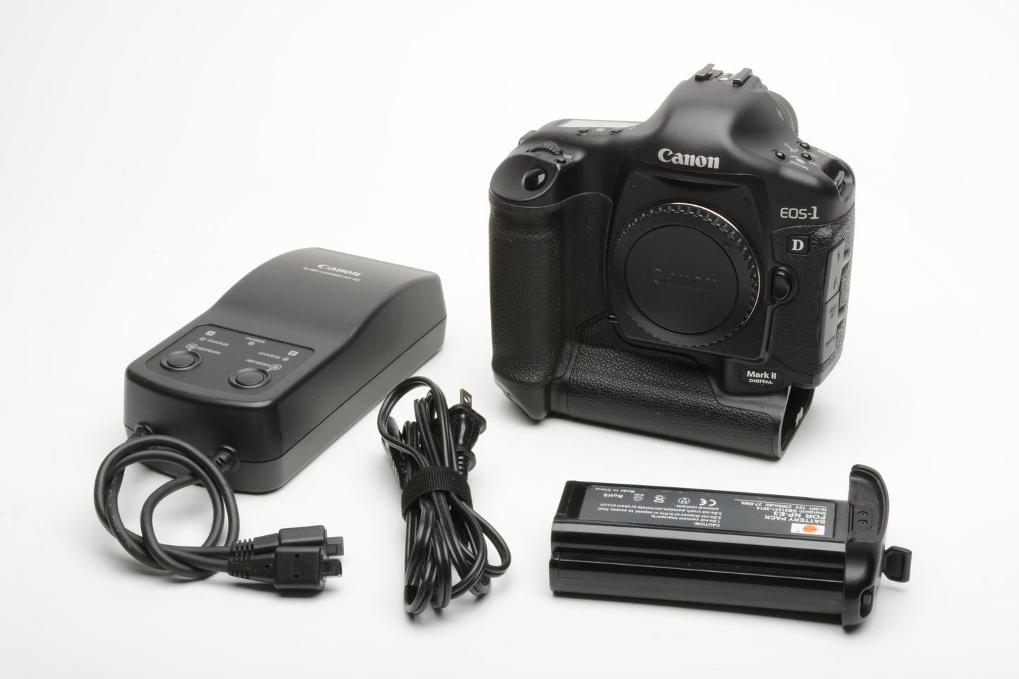 Canon EOS-1D Mark II DSLR Camera Body, batt, AC adapter charger, VERY clean