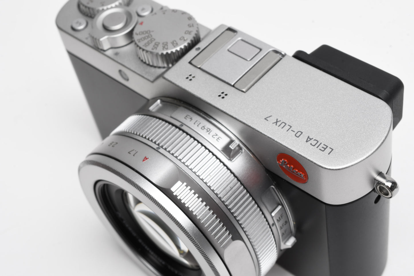 Leica D-Lux 7 Typ 3952 Silver Boxed, flash, batt, charger, strap, manuals <500 Acts