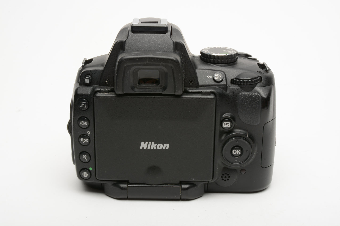 Nikon D5000 DSLR Body, Batt+charger+strap+manuals Only 33K Acts